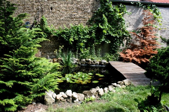 Die alte Brücke war baufällig und eine Gefahr. Eine neue Brücke mußte her.