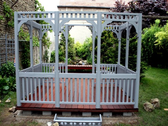 Die Oberen Verbindungselemente werden montiert.