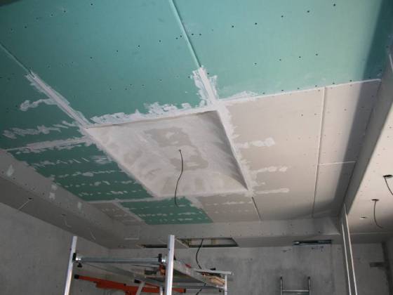 Im nächsten Schrit wird die Kuppel aus Gips geformt.